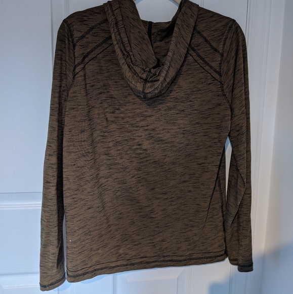 Long sleeve sweater with hood - Picture 4 of 4